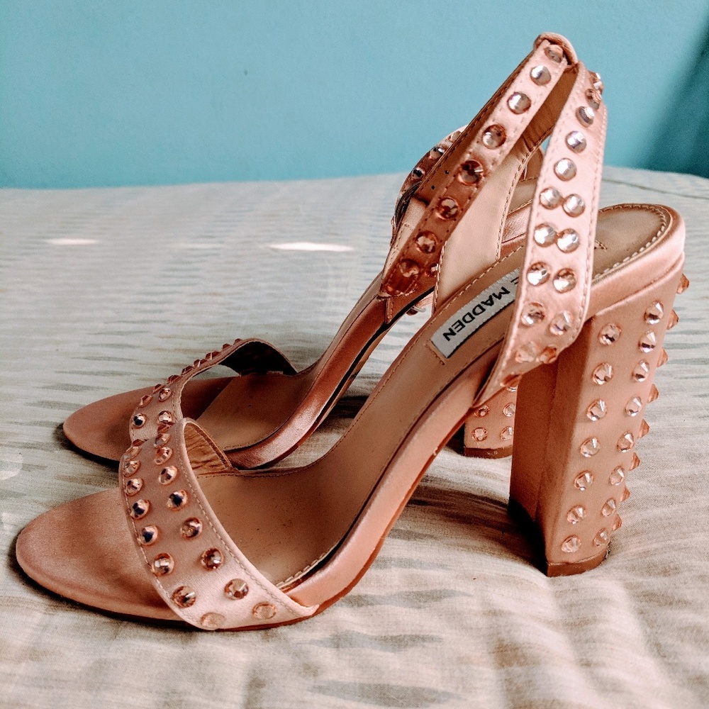 STEVE MADDEN, Blush or rose gold color heels